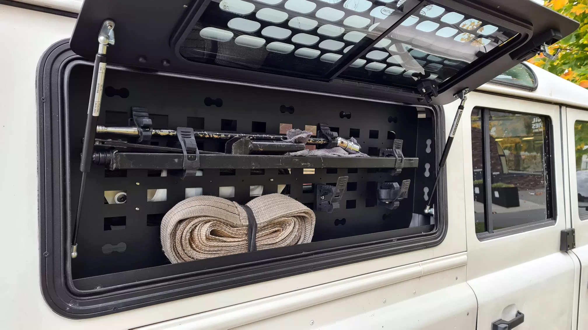Explore Glazing storage box for the gull wing window Land Rover Defender 90 - 110