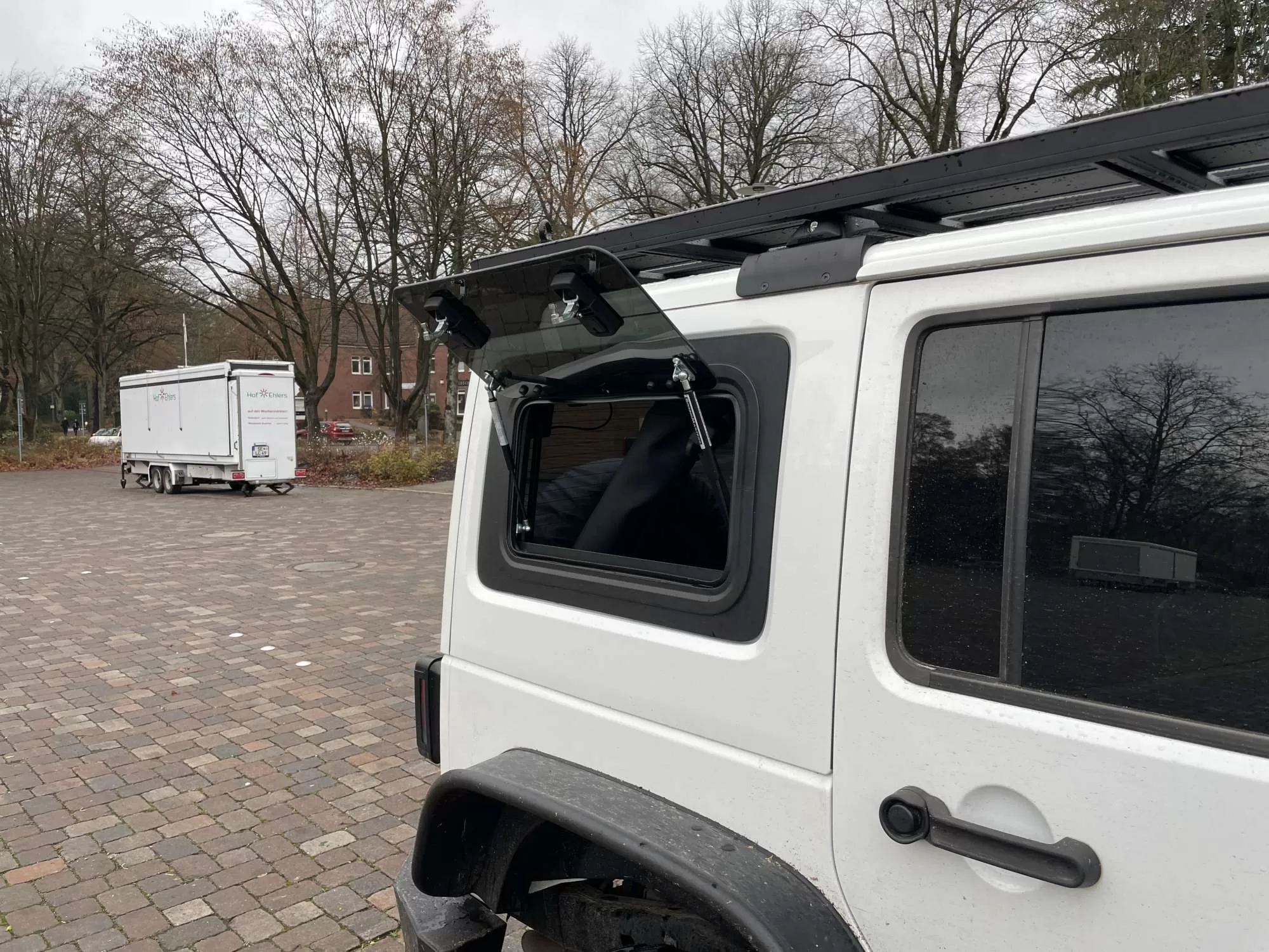 Explore Glazing Jeep Wrangler JKU JLU 5-door gullwing window glass