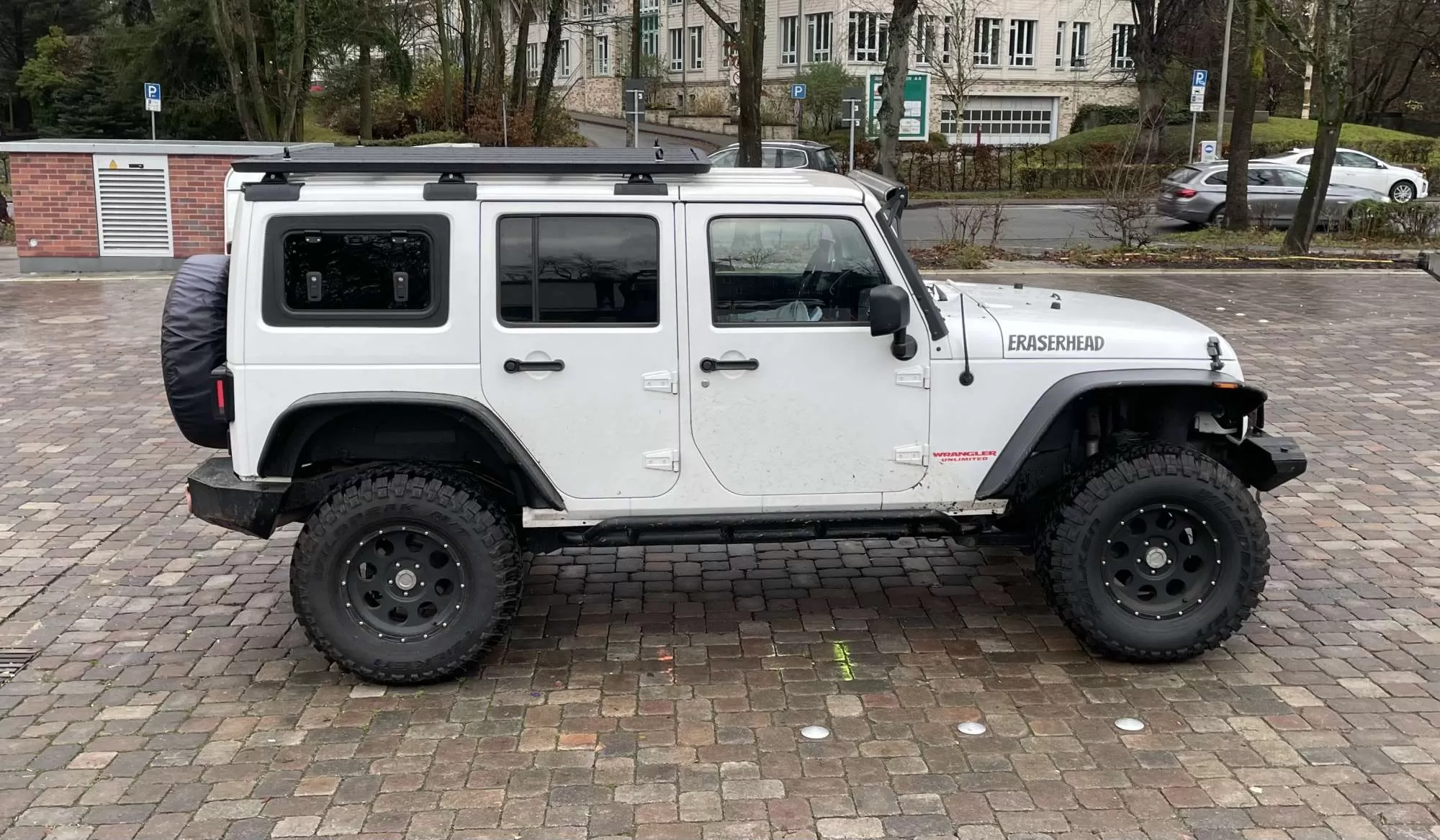 Explore Glazing Jeep Wrangler JKU JLU 5-door gullwing window glass