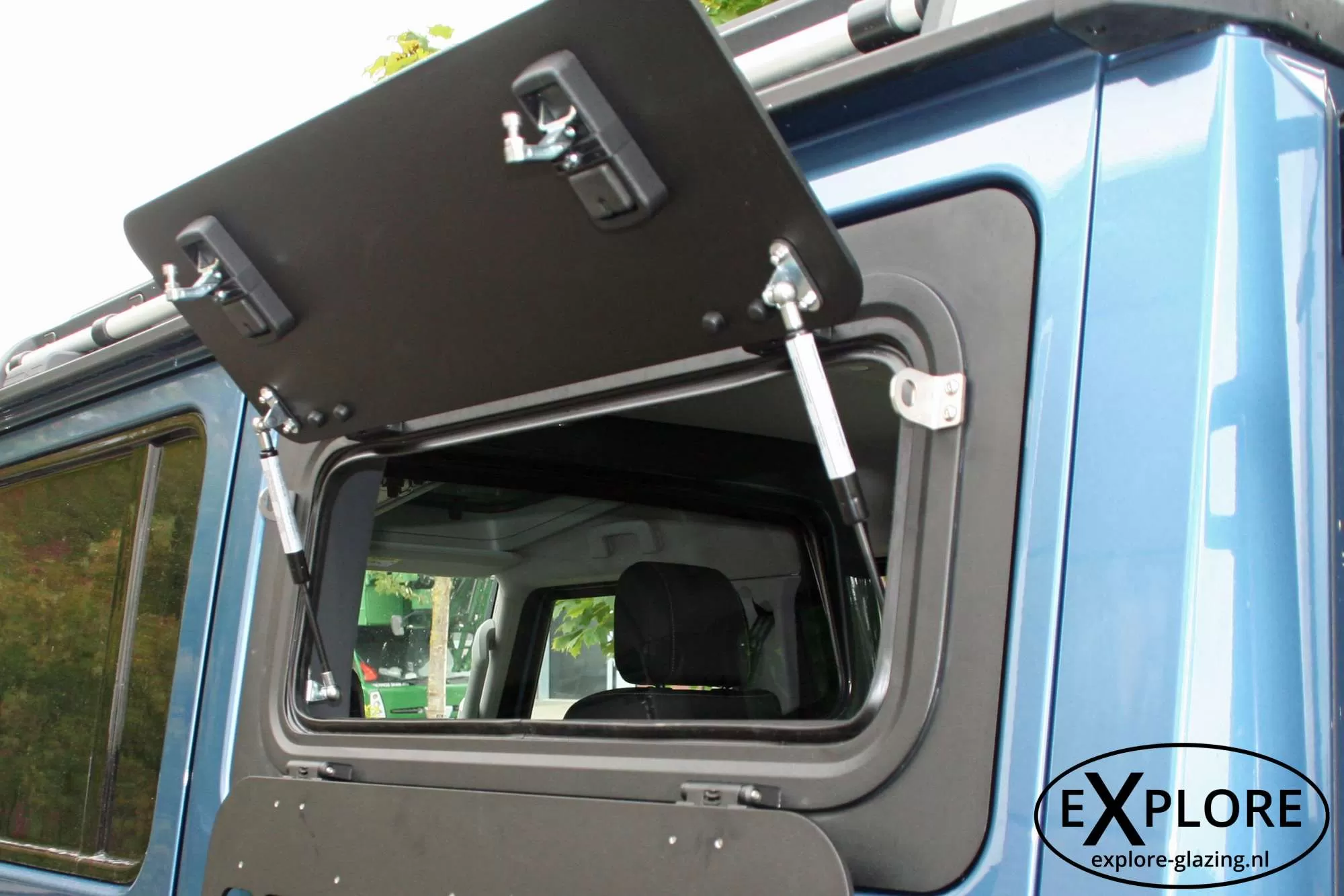 Mounted Aluminium Gullwing Window showcasing full alignment in an INEOS Grenadier