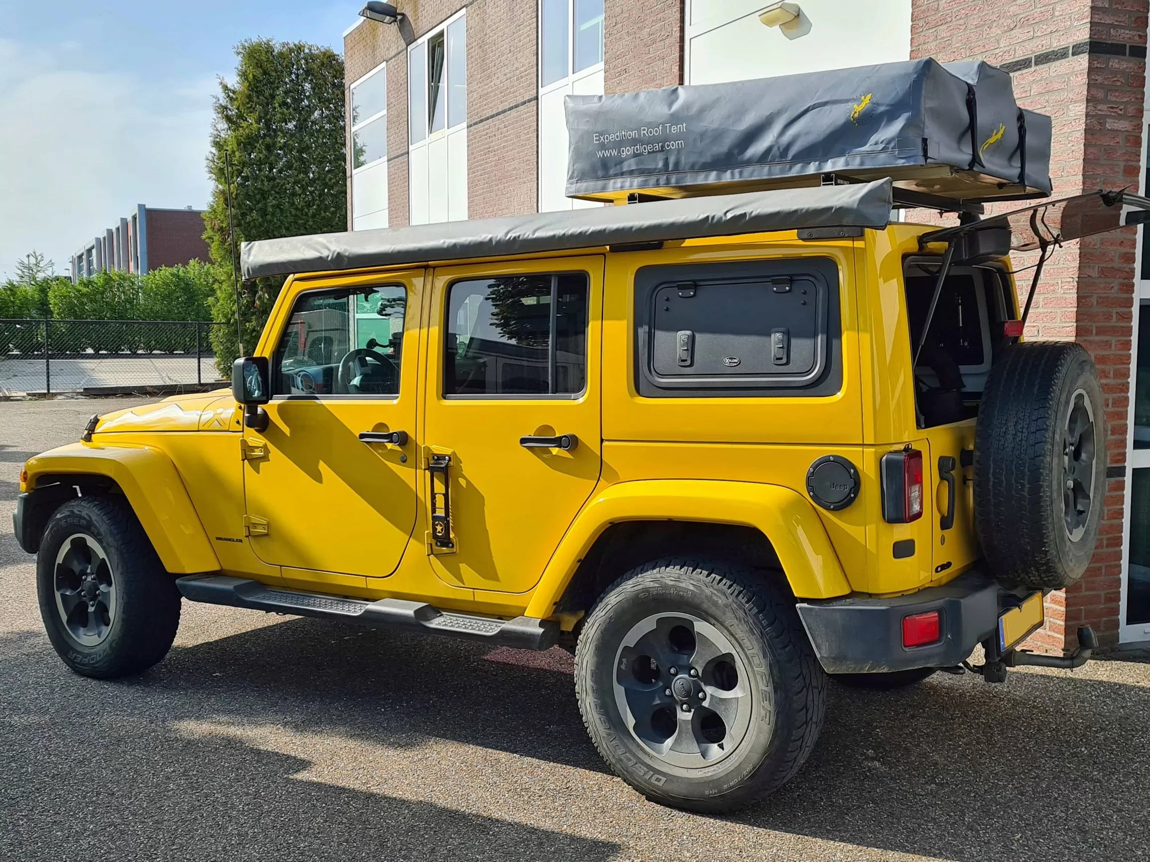 Explore Glazing Jeep Wrangler JKU JLU 5 door gull wing window aluminium