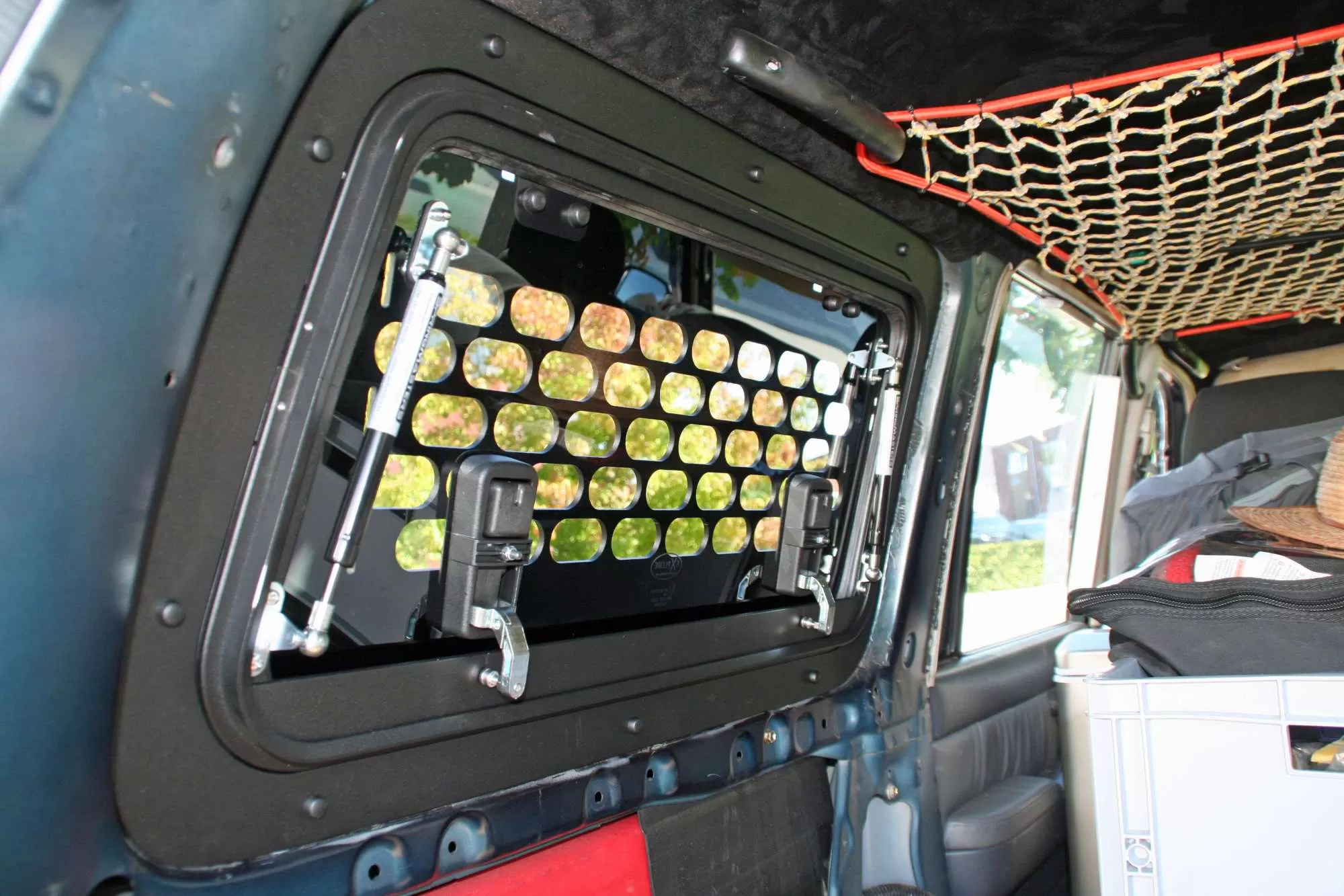 Inner rim of a gullwing window on a Toyota Land Cruiser 80