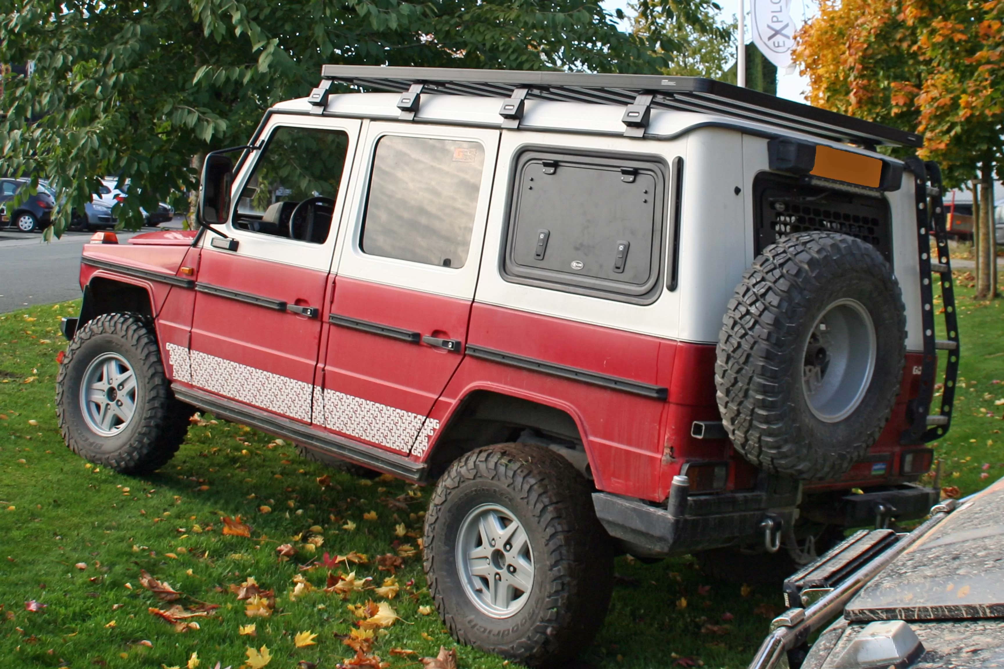 Explore Glazing Mercedes Gelandewagen LWB gullwing window aluminium