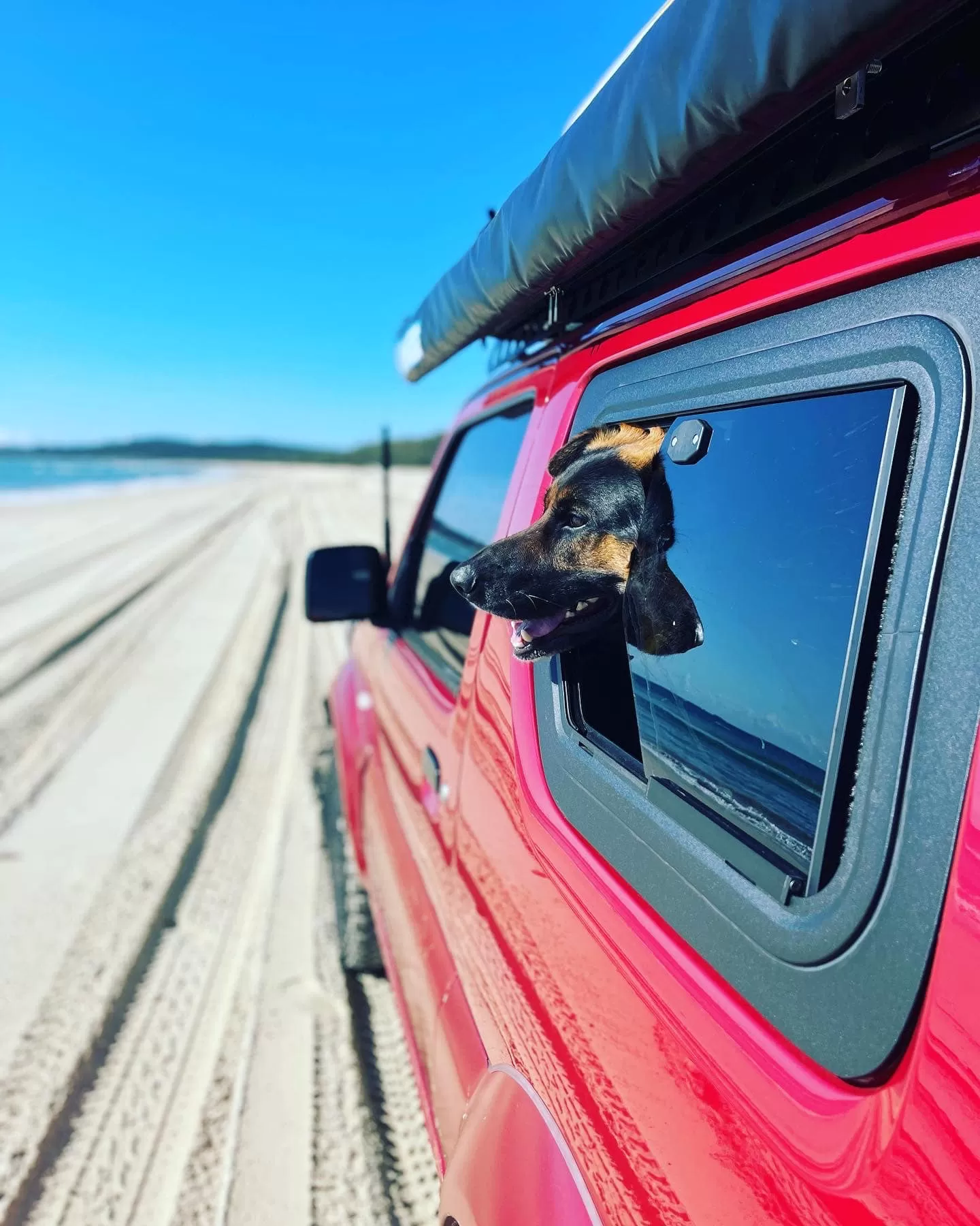 Sliding window installed in a Suzuki Jimny FJ (JB43)