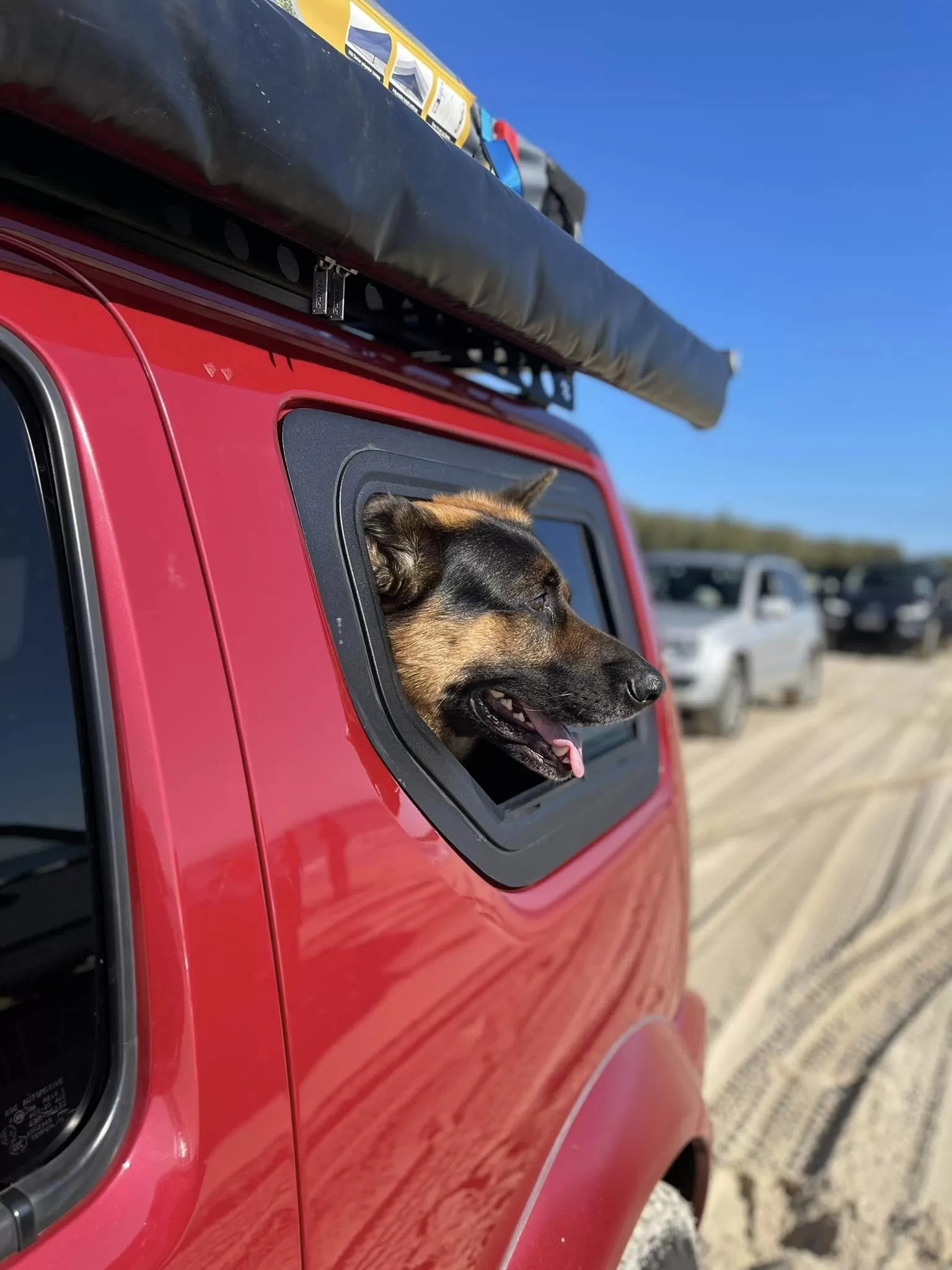 Sliding window installed in a Suzuki Jimny FJ (JB43)